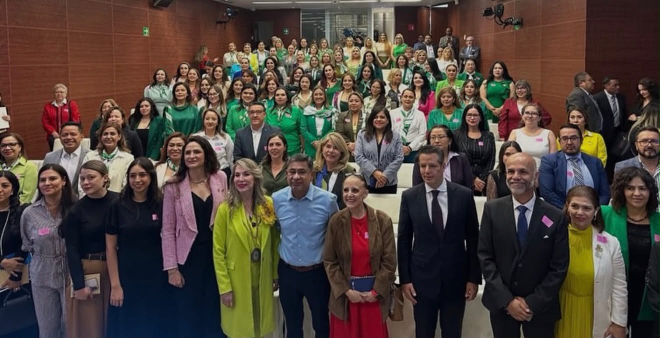 Liliana Orozco presenta hallazgos sobre emprendimiento femenino Mexico en el Senado de la Republica